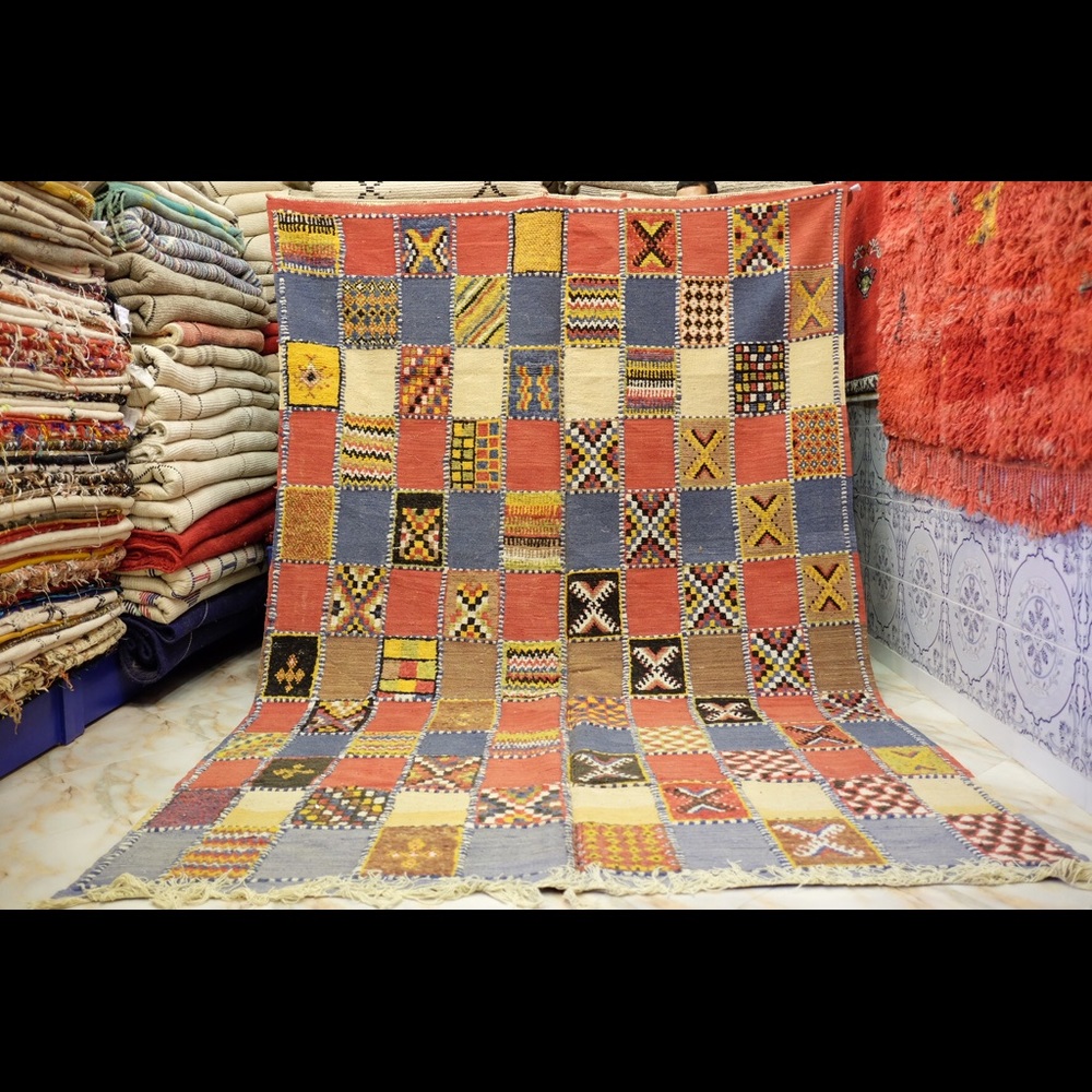 Berber carpet , Moroccan kilim